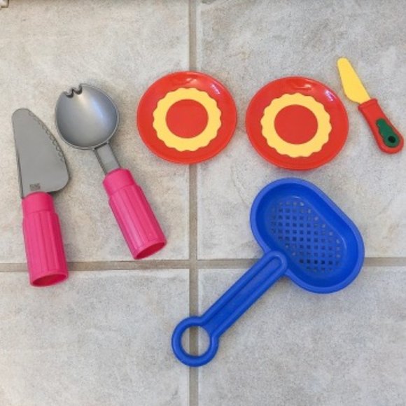 LIKE NEW Toys Kitchen Cook Play - Picture 3 of 3